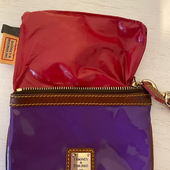 Dooney & Bourke wristlet - Picture 8 of 10